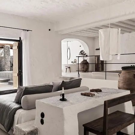 Nomad Mykonos 5*