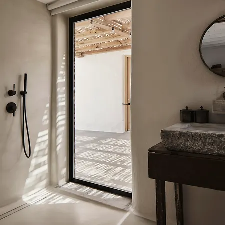 Nomad Mykonos ホテル カラファティス