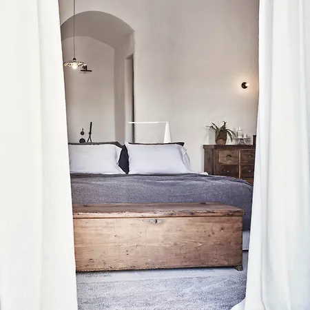 Nomad Mykonos ホテル カラファティス