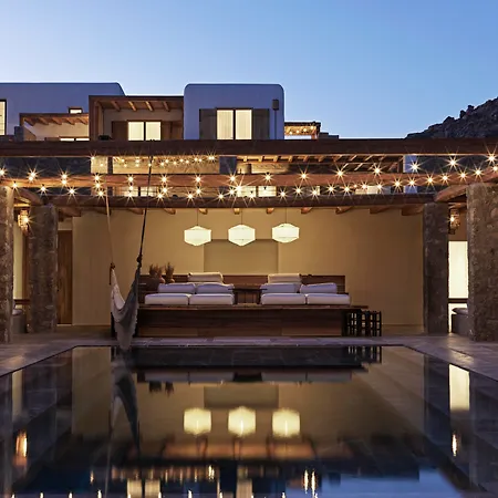 Nomad Mykonos ホテル カラファティス